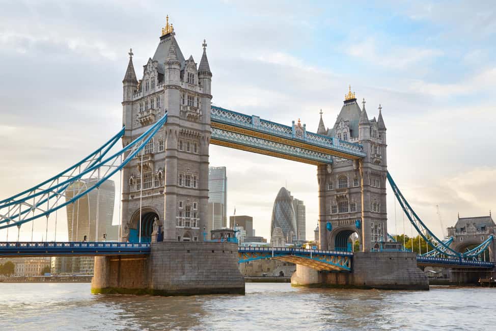 London Tour on a Vintage Open-Top Bus Guided Sightseeing