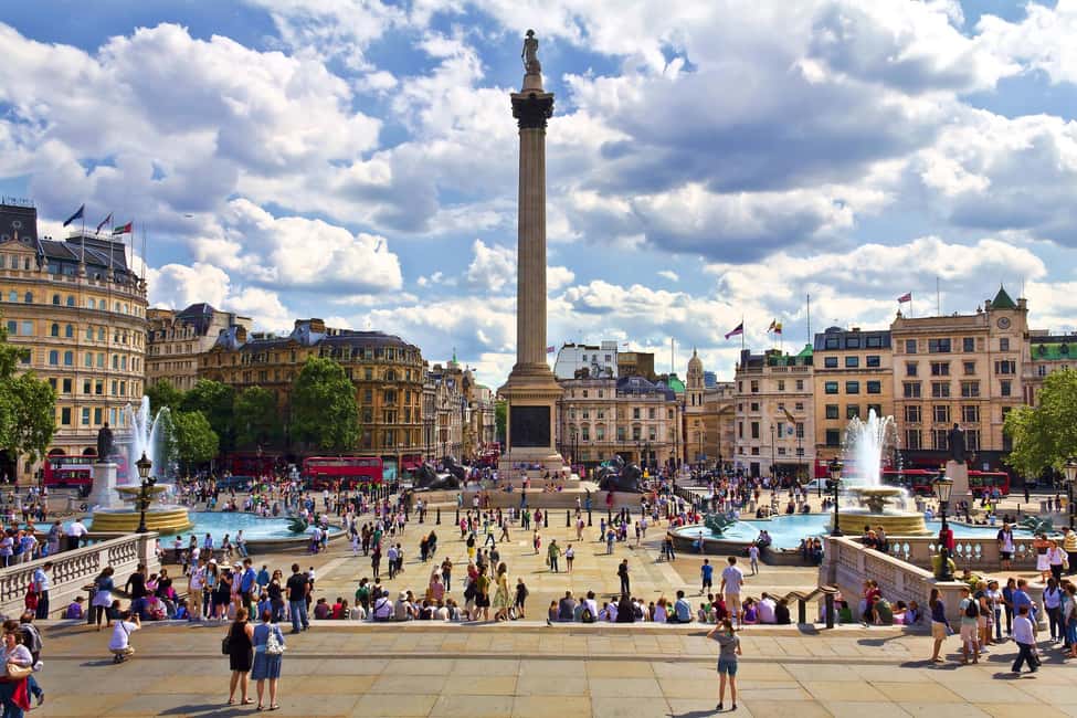 London Tour on a Vintage Open-Top Bus Guided Sightseeing